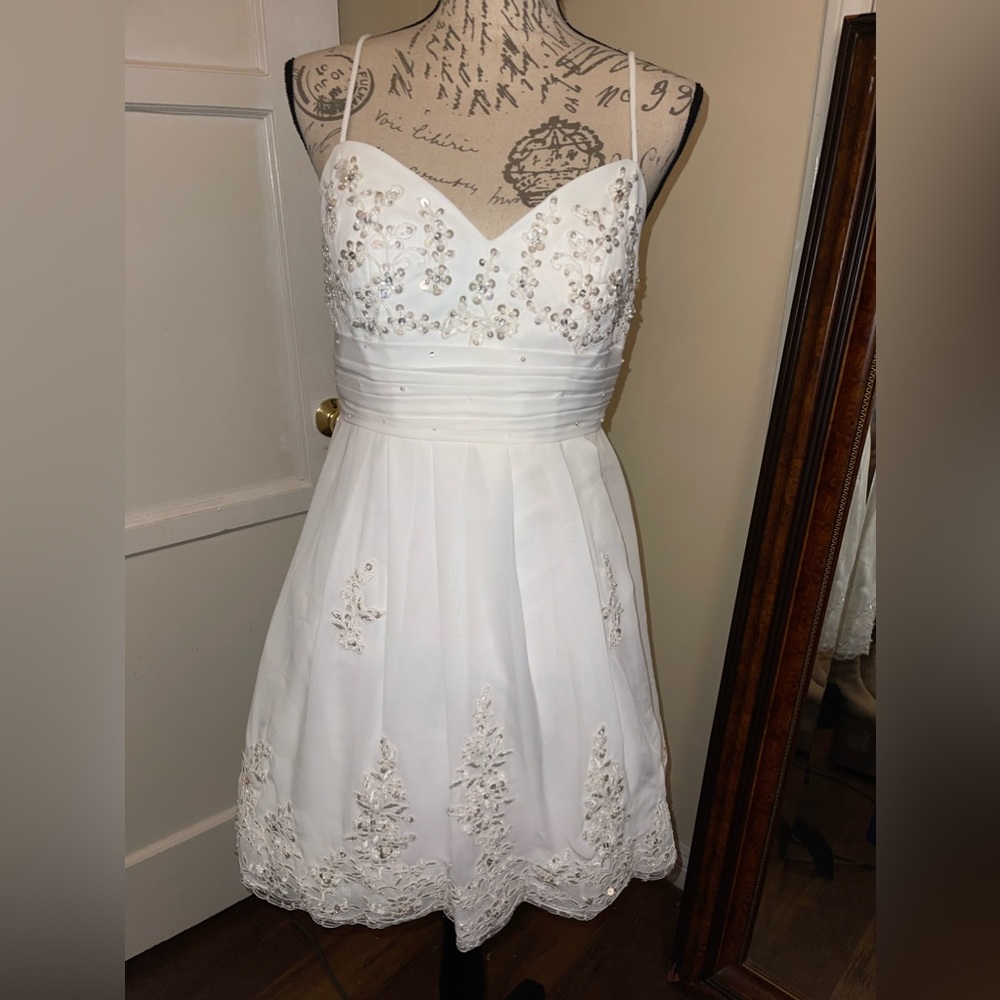 Elegant White Wedding Dress